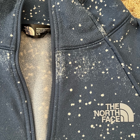 The North Face Quarter Zip Shirt - Picture 6 of 12